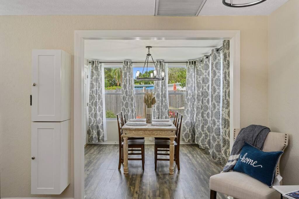 The Spanish Beach Home Only 10Mins From The Beach! ラーゴ エクステリア 写真