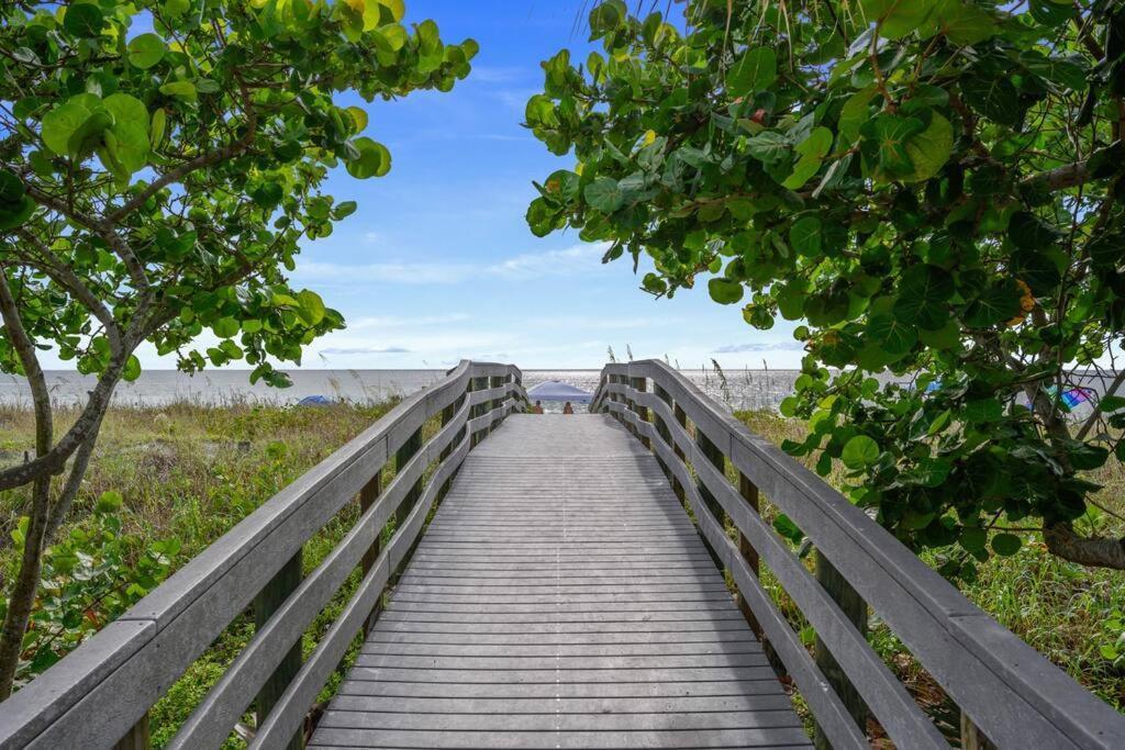 The Spanish Beach Home Only 10Mins From The Beach! ラーゴ エクステリア 写真
